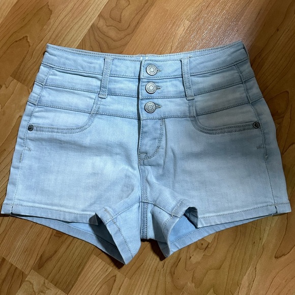 High waisted jean shorts - Picture 2 of 9